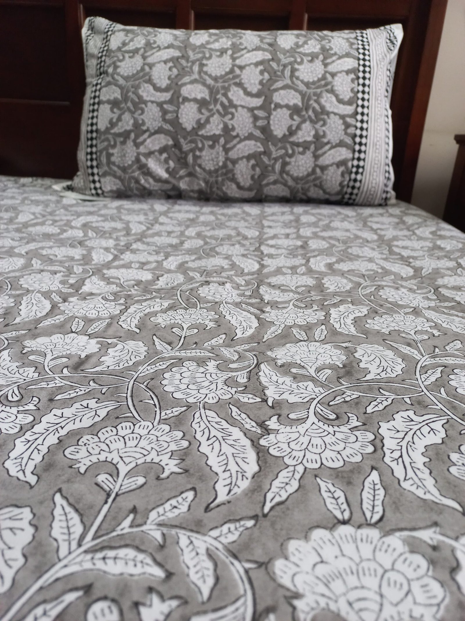 Moonlit Charcoal - Fine Percale Handblocked 300 TC Bedsheet