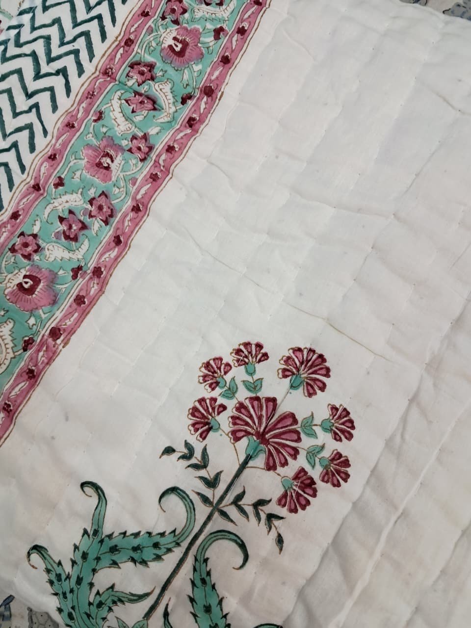 Mughal Floral Crest– Jaipuri Hand-Block Mulmal Cotton Razai - Image 9