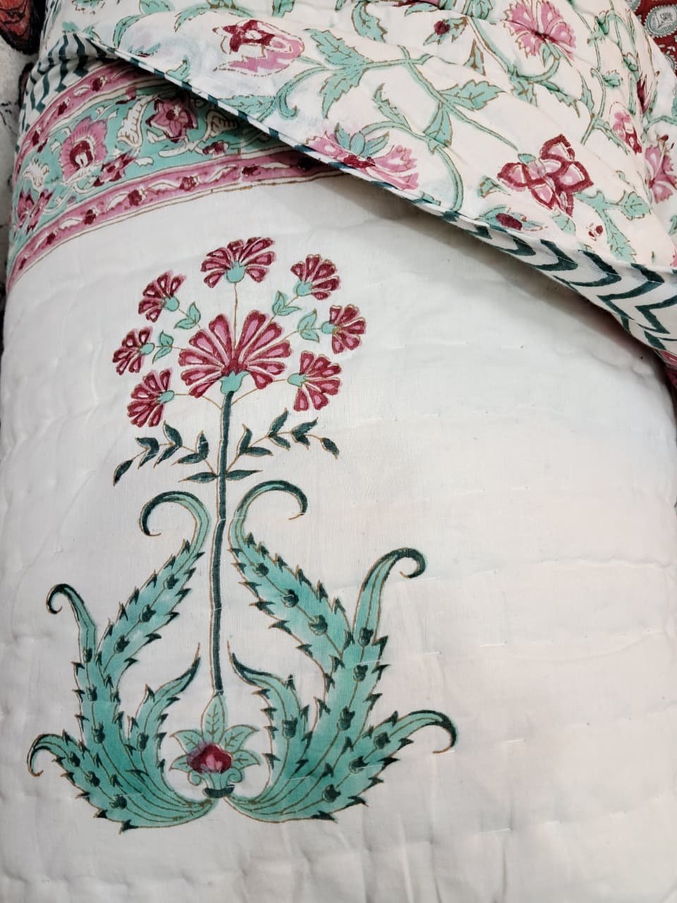 Mughal Floral Crest– Jaipuri Hand-Block Mulmal Cotton Razai - Image 8