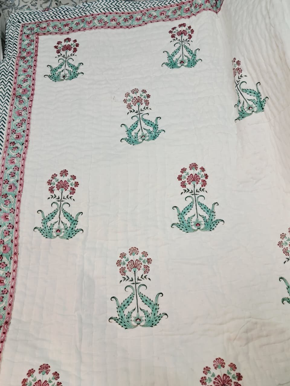 Mughal Floral Crest– Jaipuri Hand-Block Mulmal Cotton Razai - Image 6