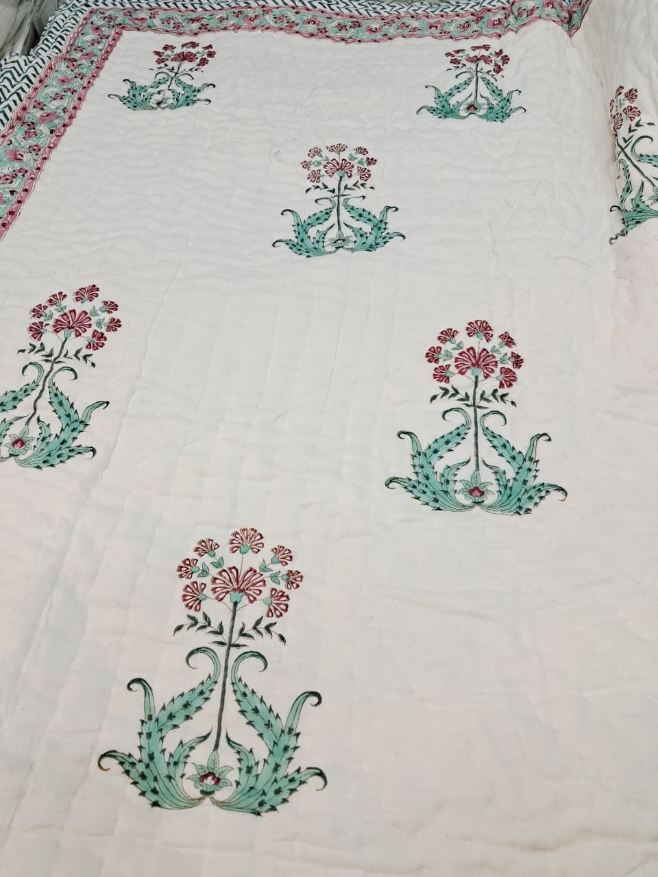 Mughal Floral Crest– Jaipuri Hand-Block Mulmal Cotton Razai - Image 5