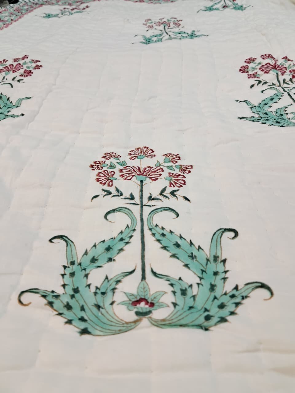 Mughal Floral Crest– Jaipuri Hand-Block Mulmal Cotton Razai - Image 4