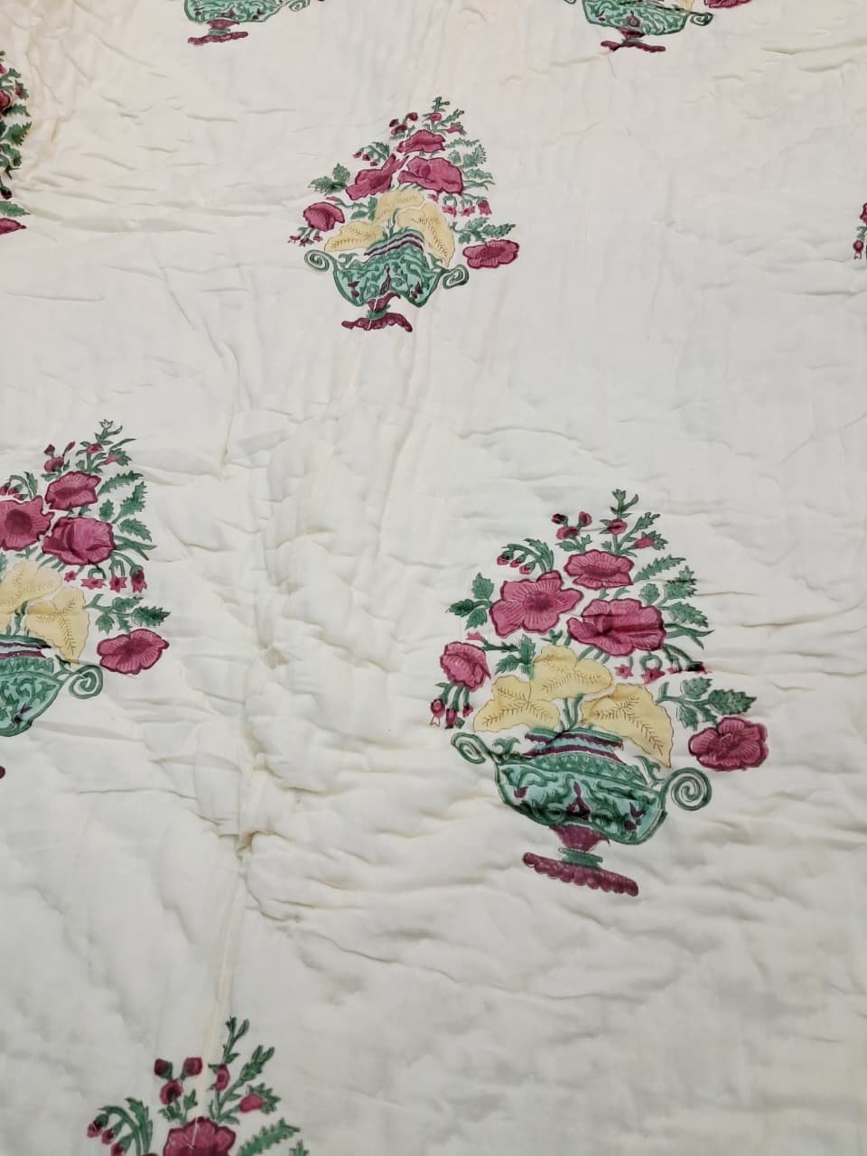 Gulshan Urn Reverie – Jaipuri Hand-Block Printed Mulmal Razai - Image 3