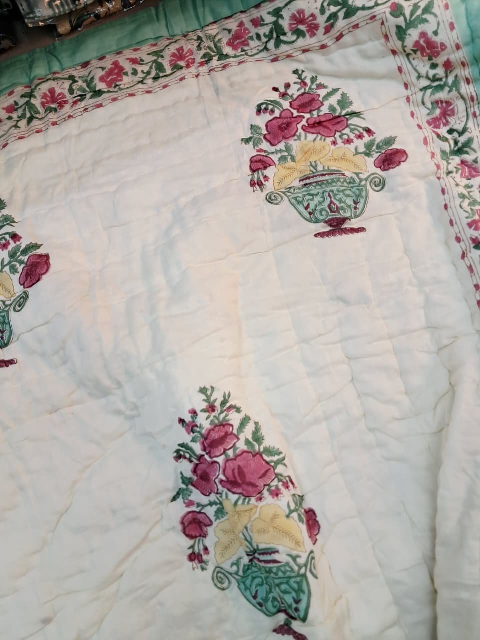 Gulshan Urn Reverie – Jaipuri Hand-Block Printed Mulmal Razai