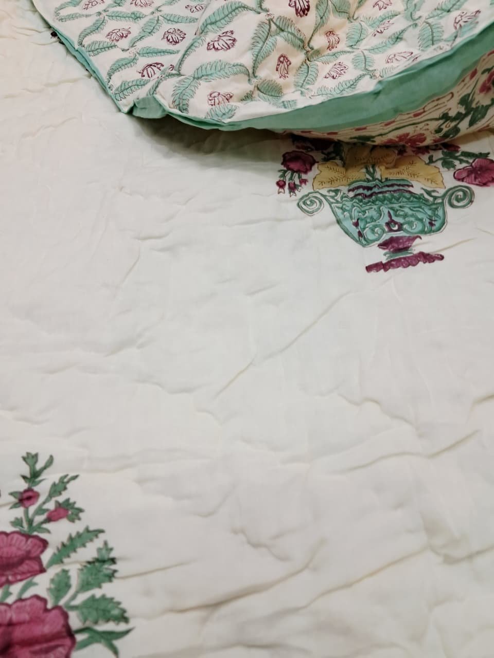 Gulshan Urn Reverie – Jaipuri Hand-Block Printed Mulmal Razai - Image 8