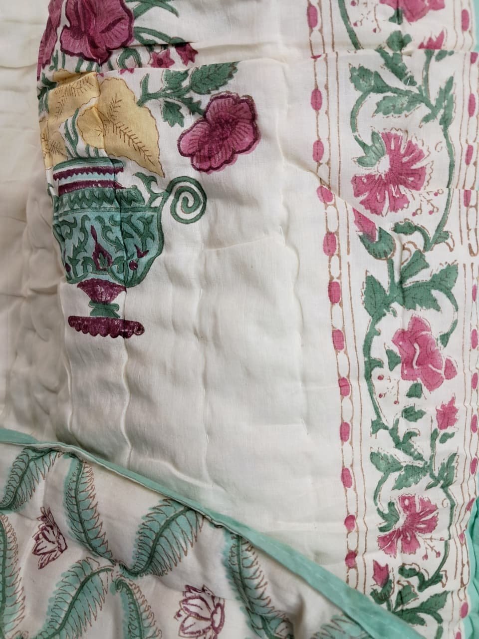 Gulshan Urn Reverie – Jaipuri Hand-Block Printed Mulmal Razai - Image 10