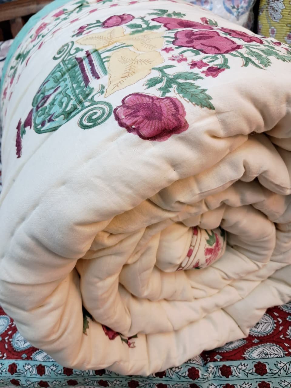 Gulshan Urn Reverie – Jaipuri Hand-Block Printed Mulmal Razai - Image 2