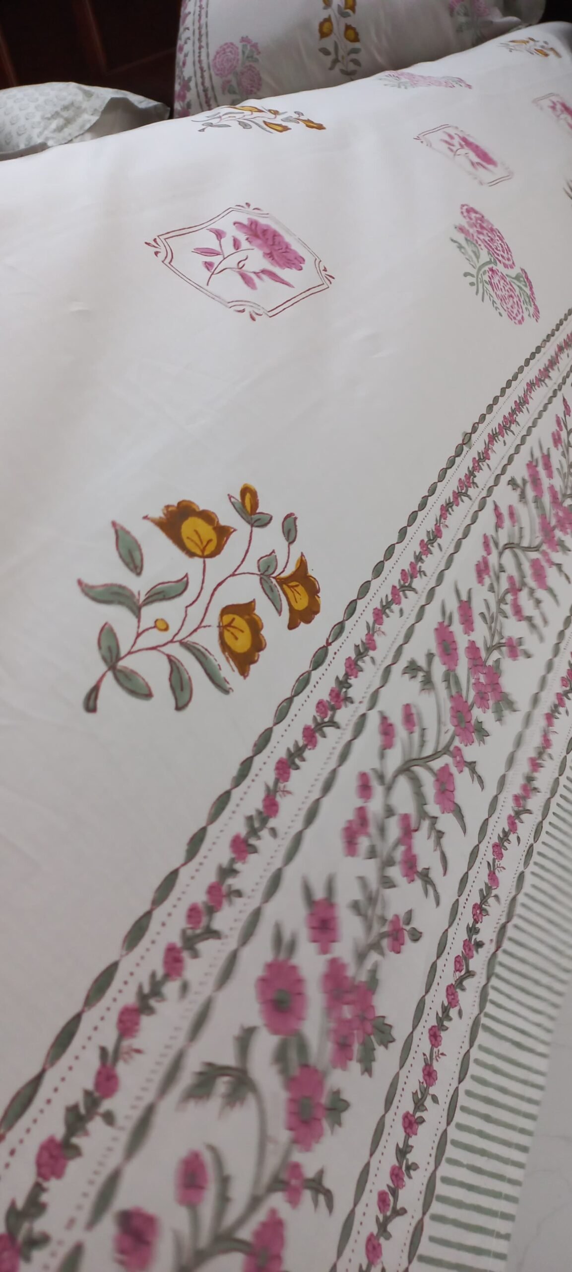 Luxury Percale 400 TC Cotton Hand-Block Bedsheet (108x108) (01) - Image 6