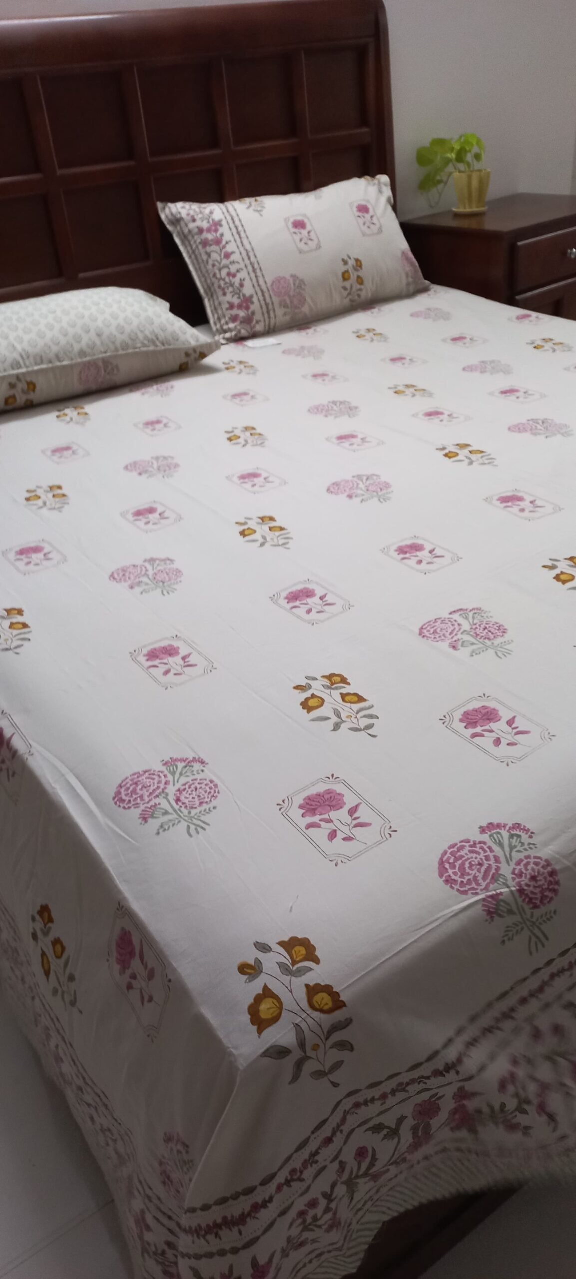 Luxury Percale 400 TC Cotton Hand-Block Bedsheet (108x108) (01) - Image 5