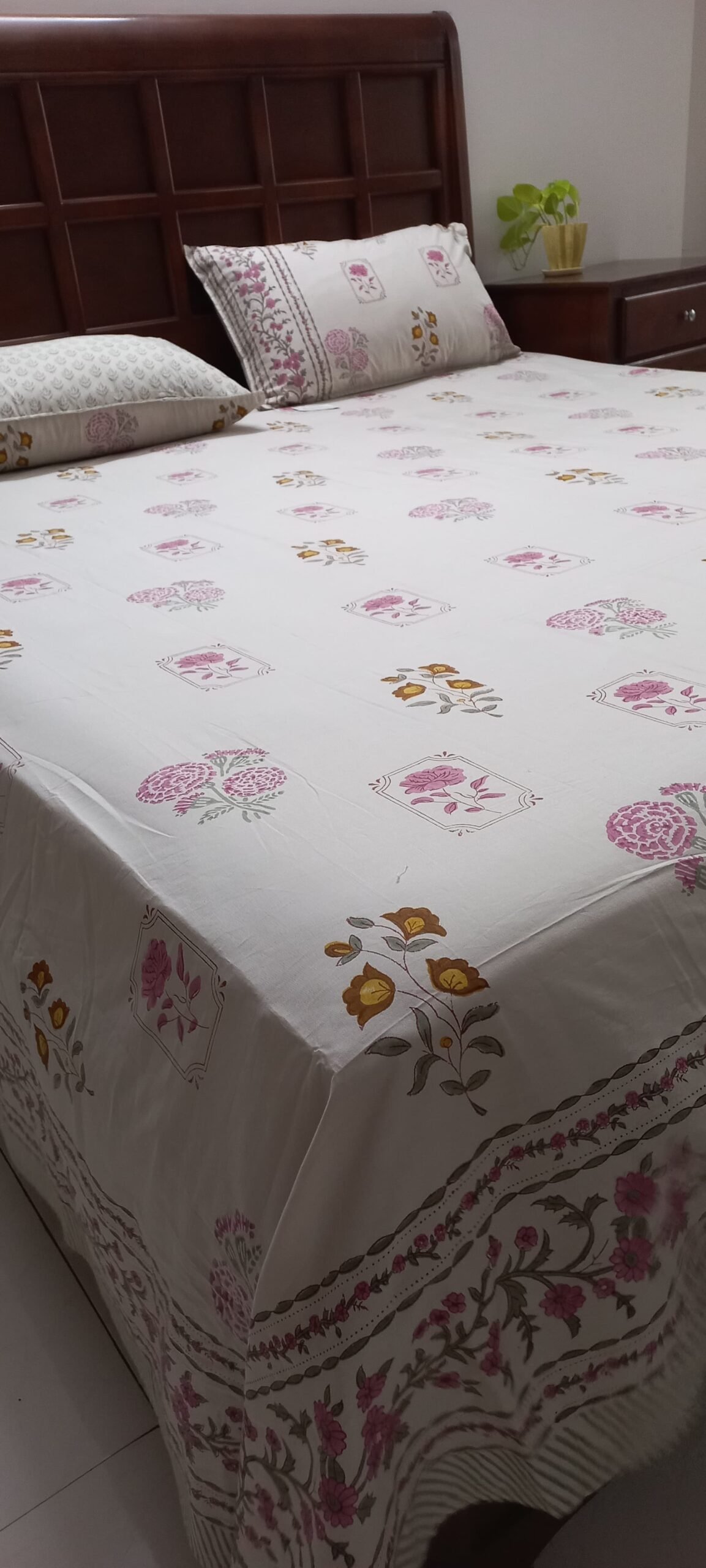 Luxury Percale 400 TC Cotton Hand-Block Bedsheet (108x108) (01) - Image 2