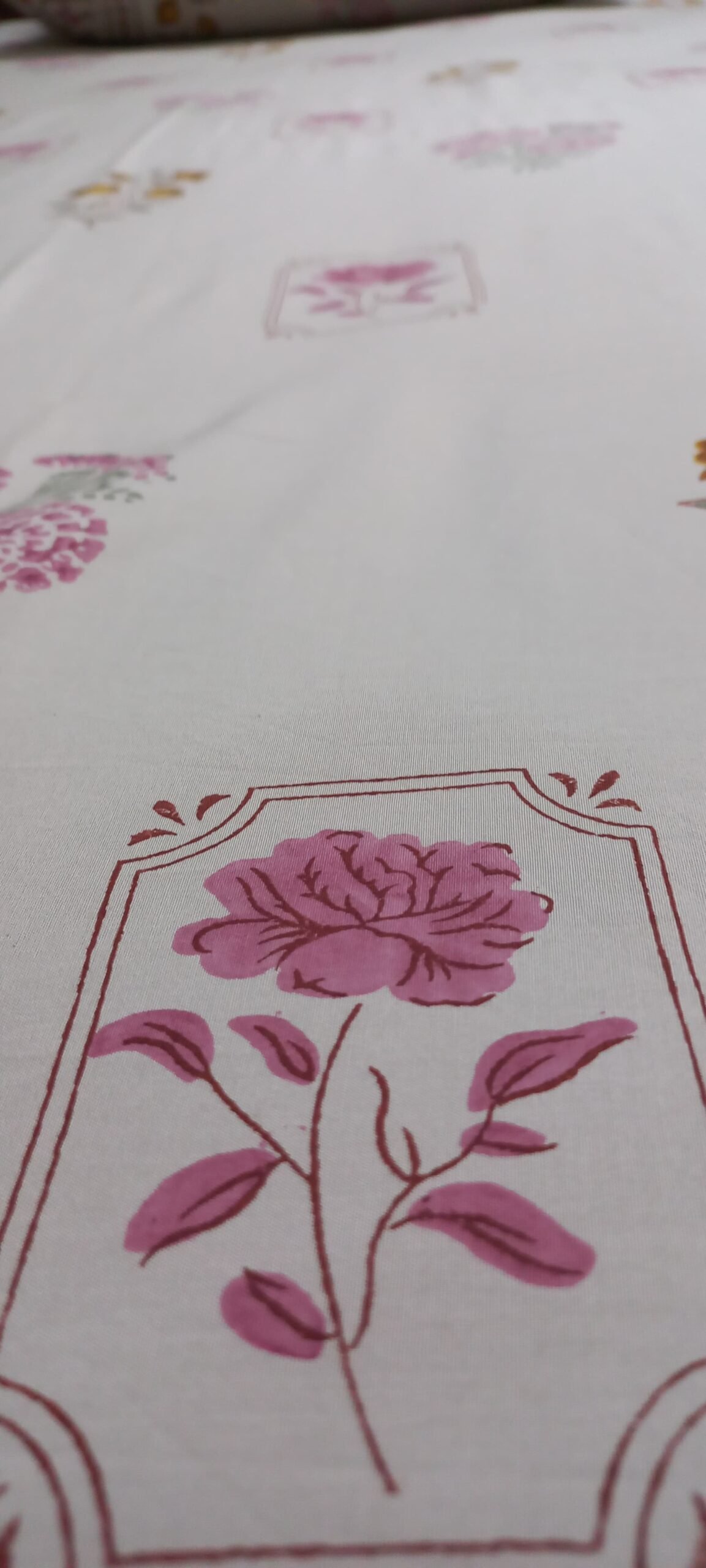 Luxury Percale 400 TC Cotton Hand-Block Bedsheet (108x108) (01) - Image 3