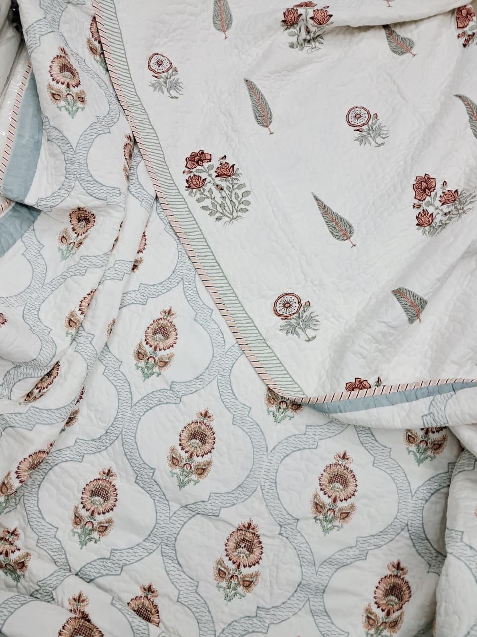 Panijaal Quilted King-Size Reversible Bedcover (01) - Image 4