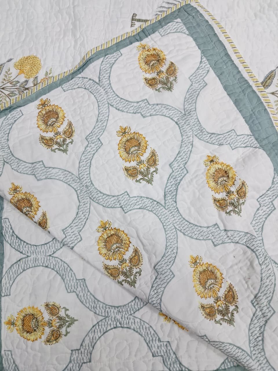 Panijaal Quilted King-Size Reversible Bedcover (02) - Image 4