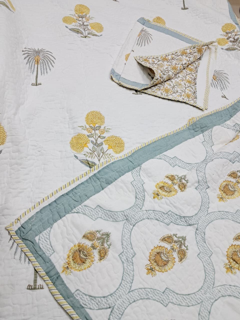 Panijaal Quilted King-Size Reversible Bedcover (02)