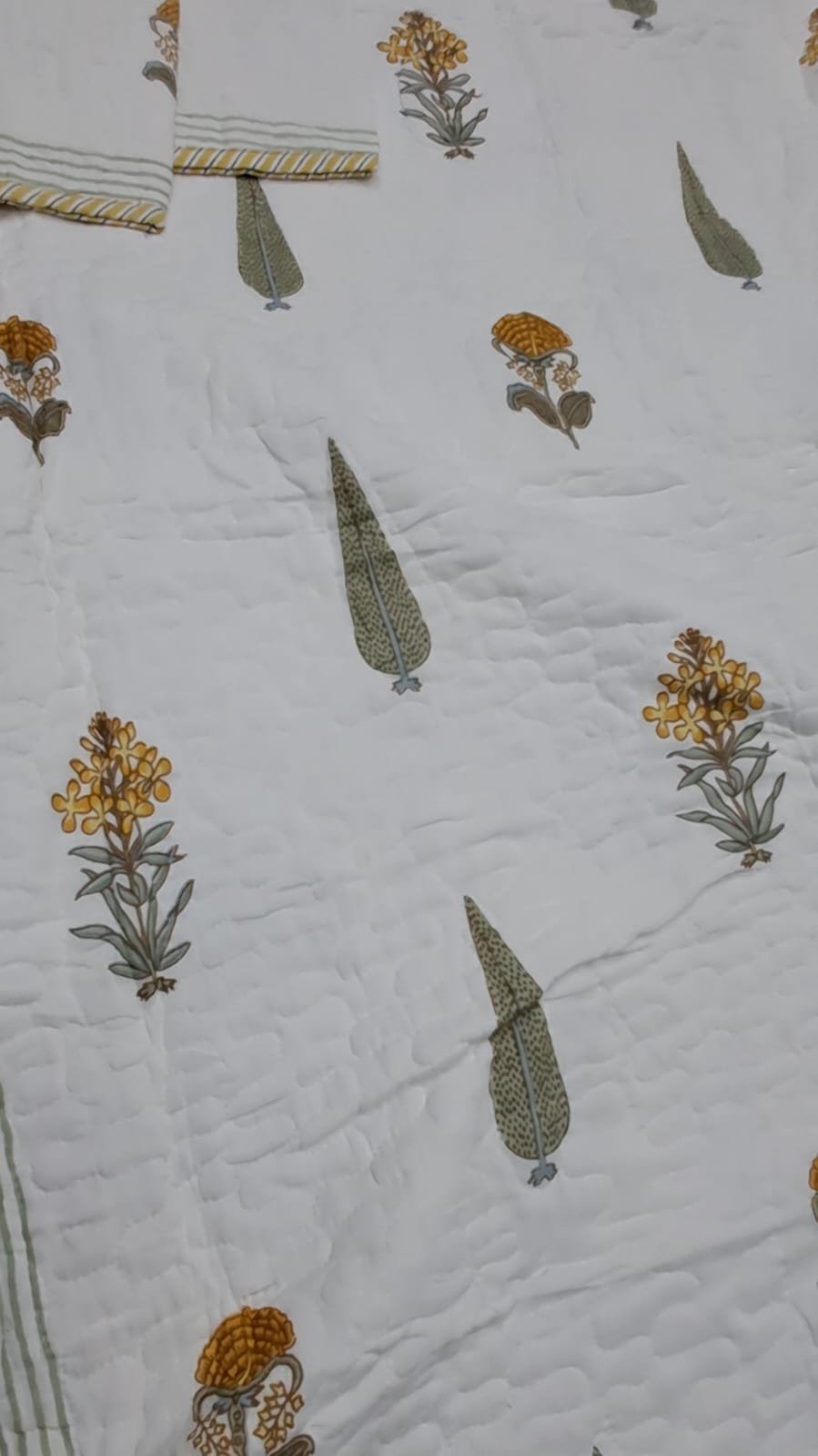 Panijaal Quilted King-Size Reversible Bedcover (03) - Image 6