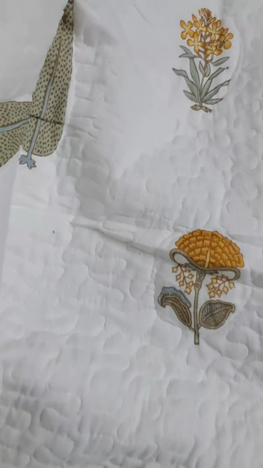 Panijaal Quilted King-Size Reversible Bedcover (03) - Image 7