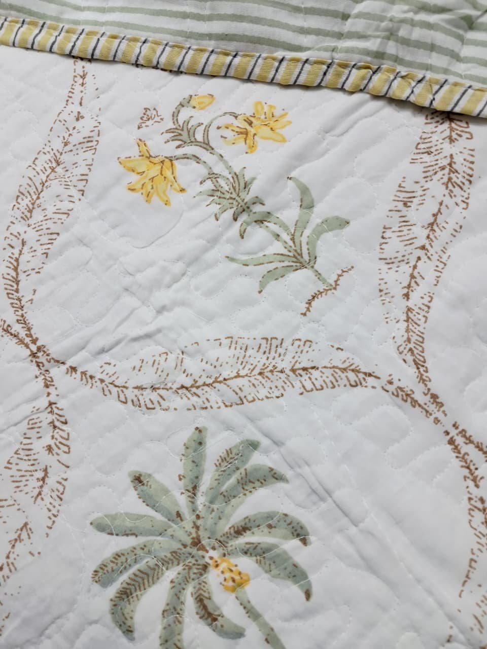 Panijaal Quilted King-Size Reversible Bedcover (03) - Image 3