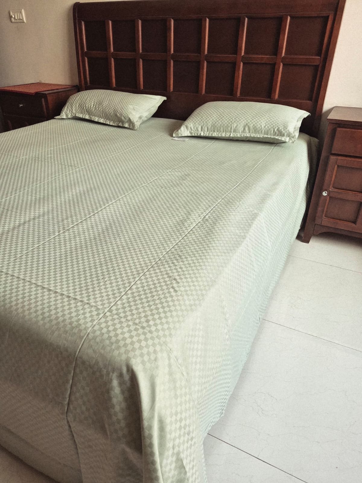 Premium Buttery-Soft Collection Bedsheet (108x108) (02) - Image 4