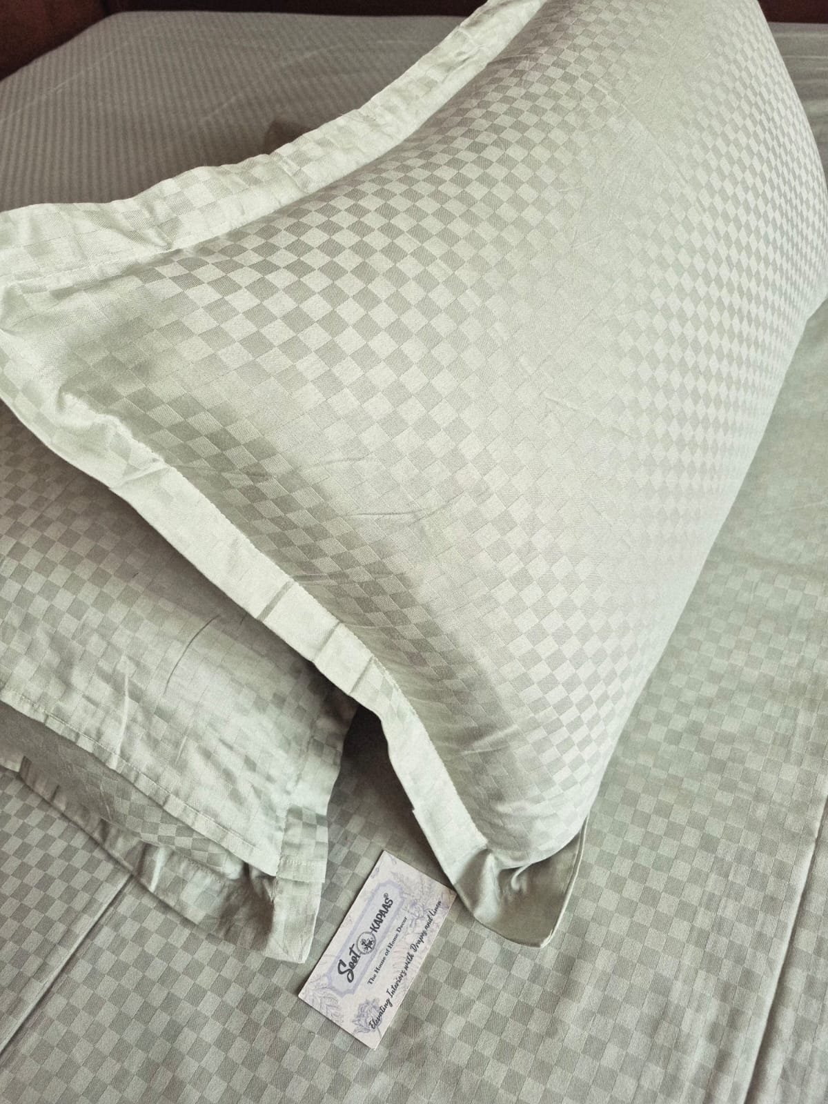 Premium Buttery-Soft Collection Bedsheet (108x108) (02)