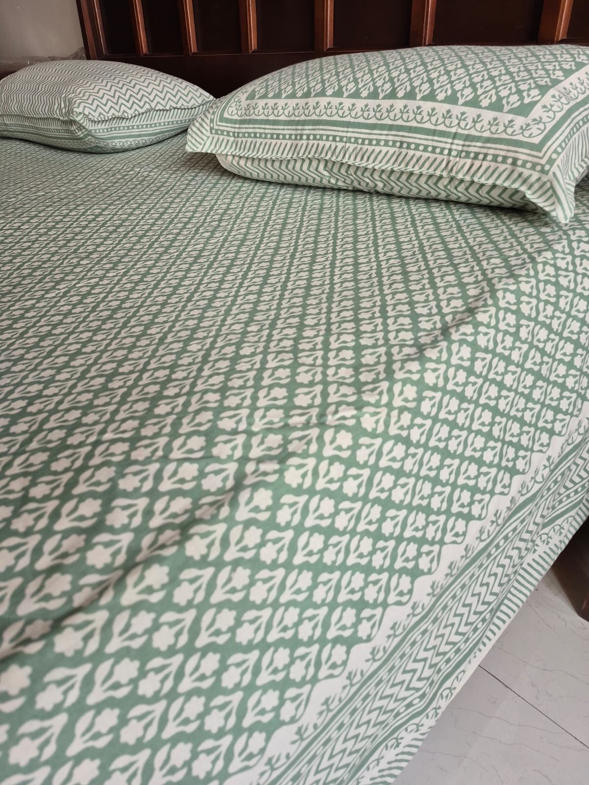 Anardana 108x108 Cotton Bedsheet (01) - Image 2