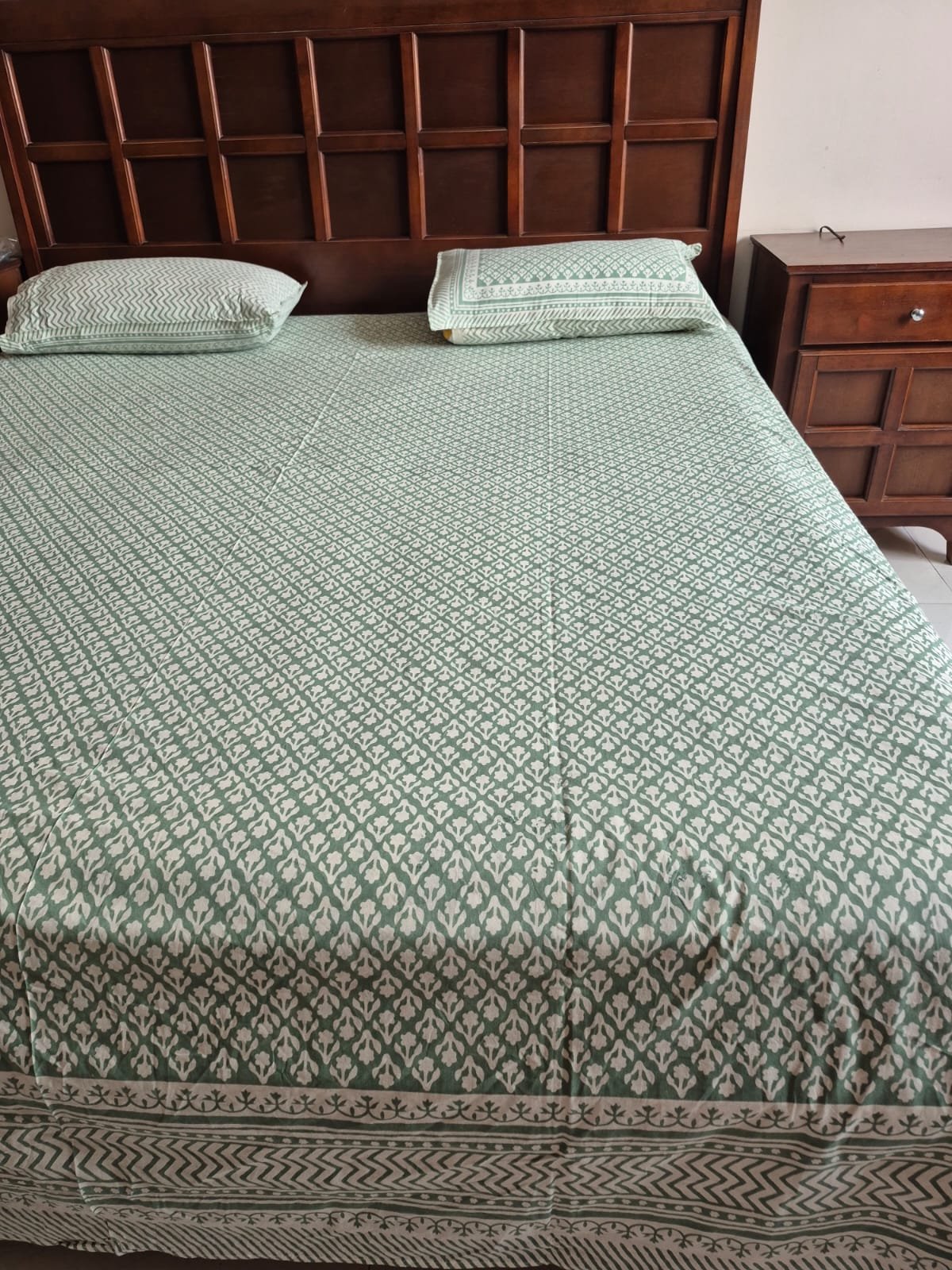 Anardana 108x108 Cotton Bedsheet (01) - Image 4