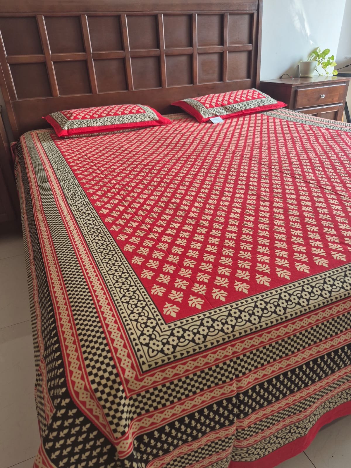 Daily Bloom King Size (98x106) Bedsheet (01) - Image 2