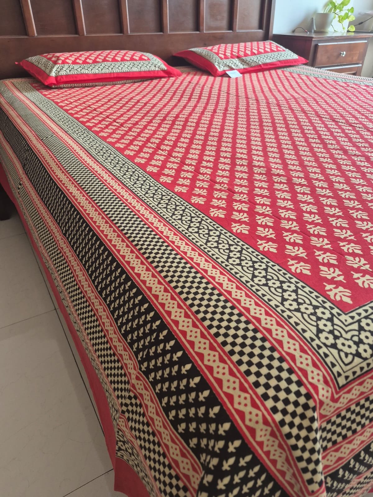 Daily Bloom King Size (98x106) Bedsheet (01) - Image 5